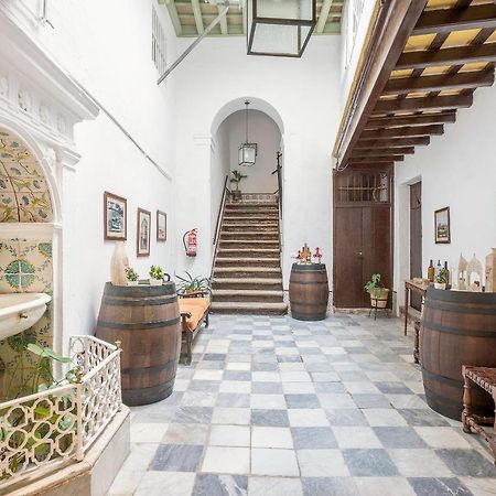 Vivienda Del Siglo XVIII En El Casco Historico Villa El Puerto de Santa Maria Bagian luar foto
