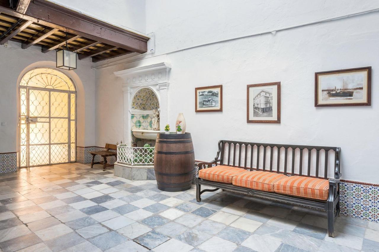 Vivienda Del Siglo XVIII En El Casco Historico Villa El Puerto de Santa Maria Bagian luar foto